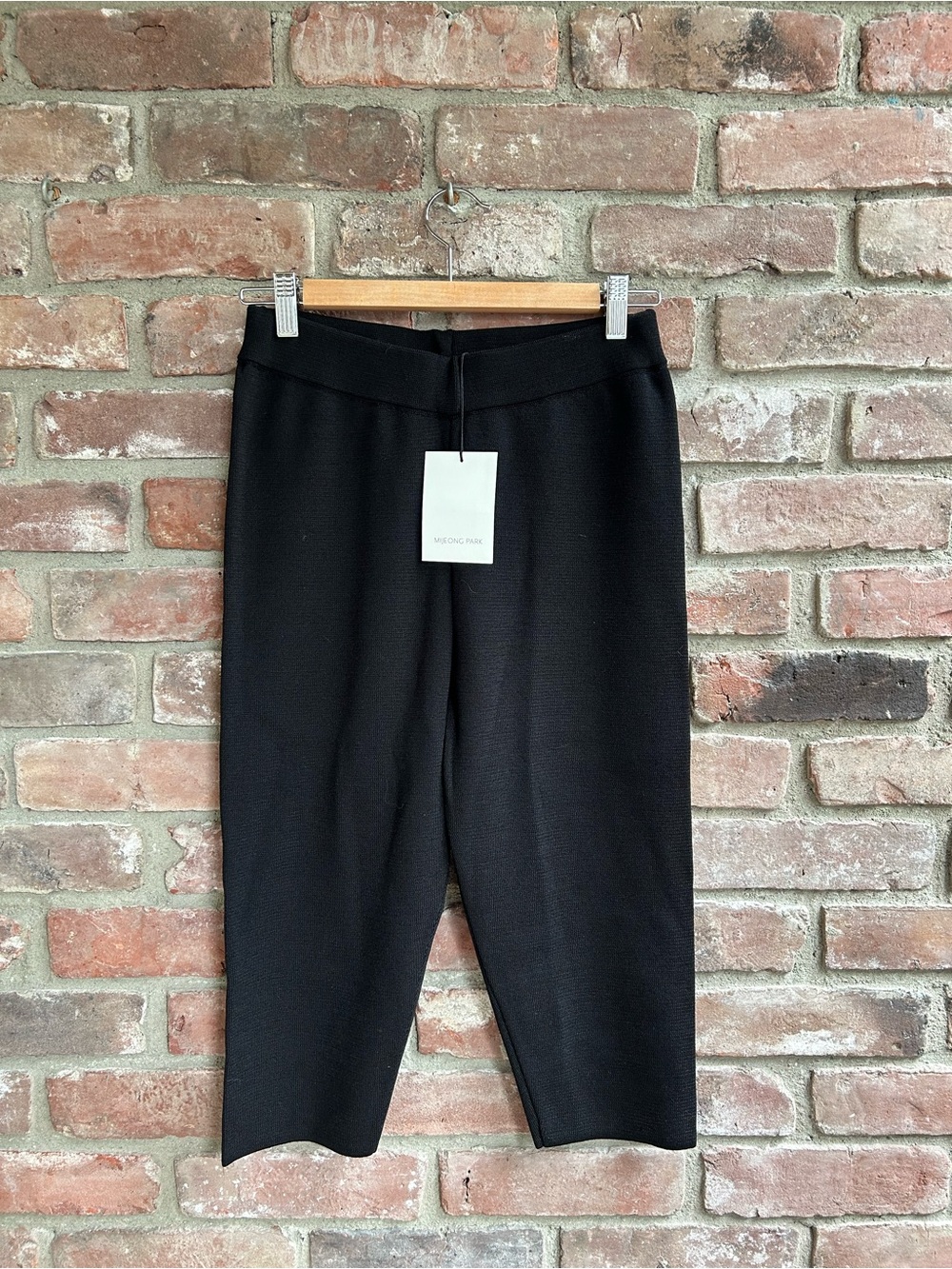 Miejong Park Knit Capri Leggings BNWT